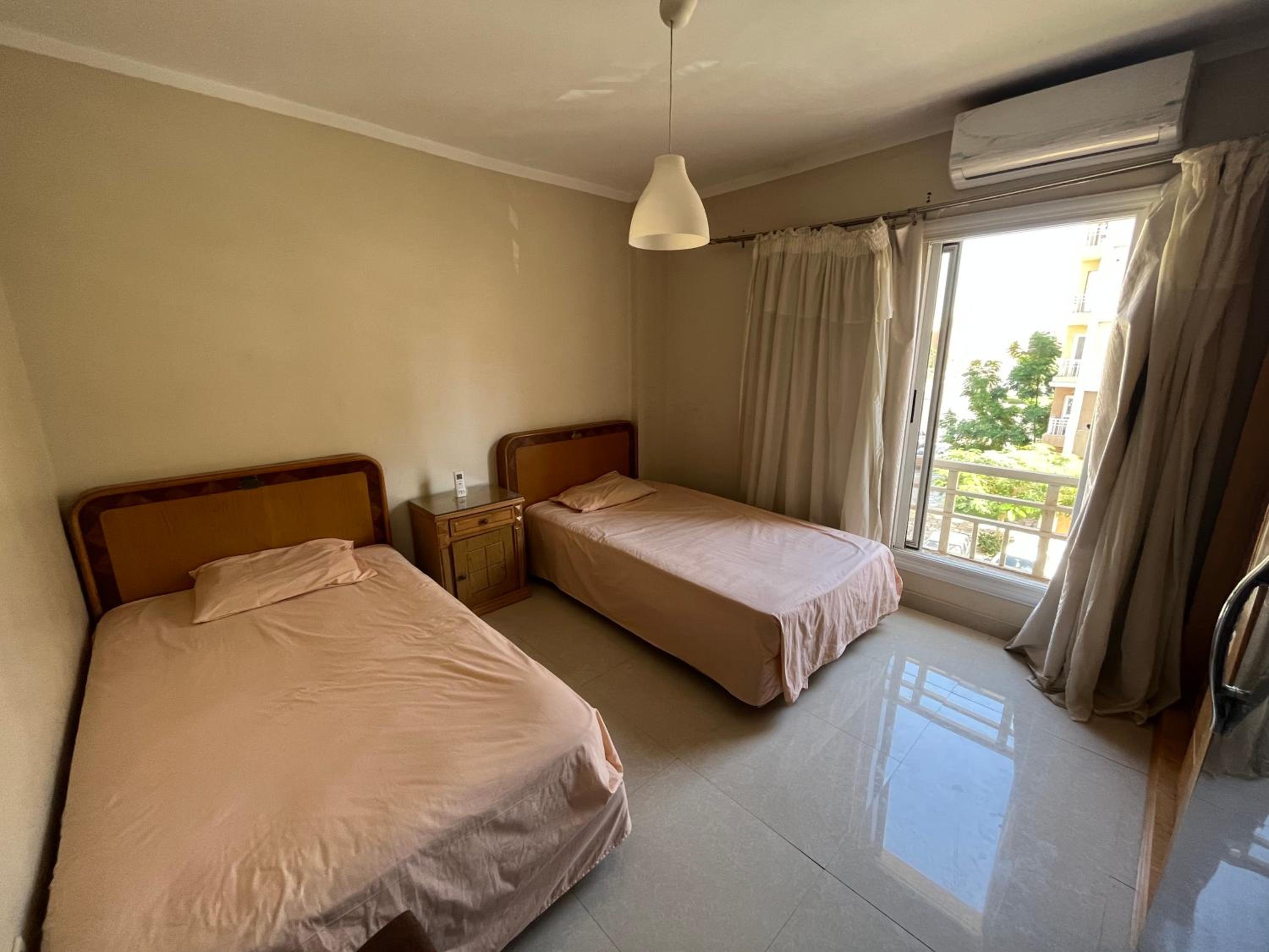 Comfortable apartment near service area &South Park &Bus station
