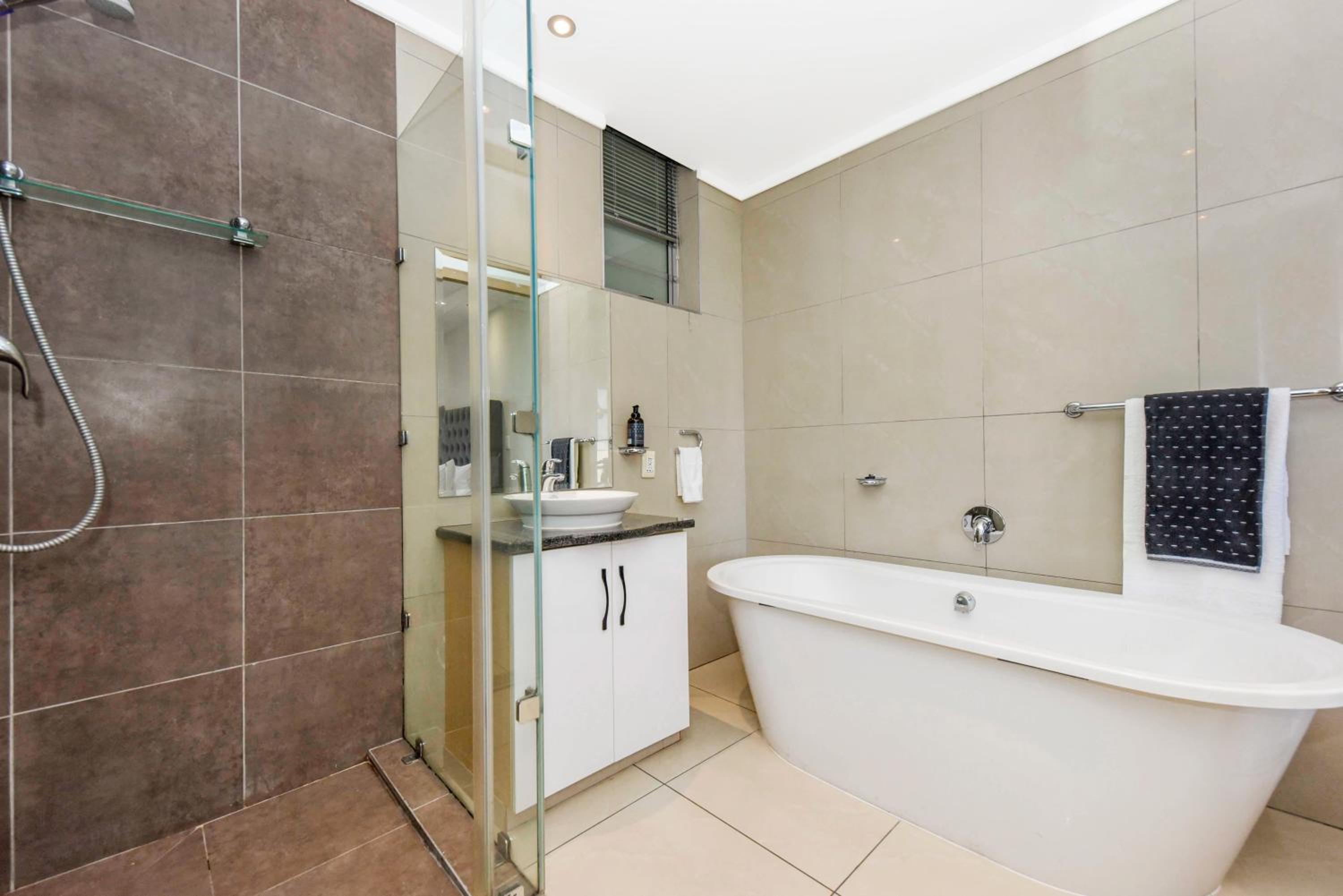 Hydro Park Residences in Sandton WITH GENERATOR