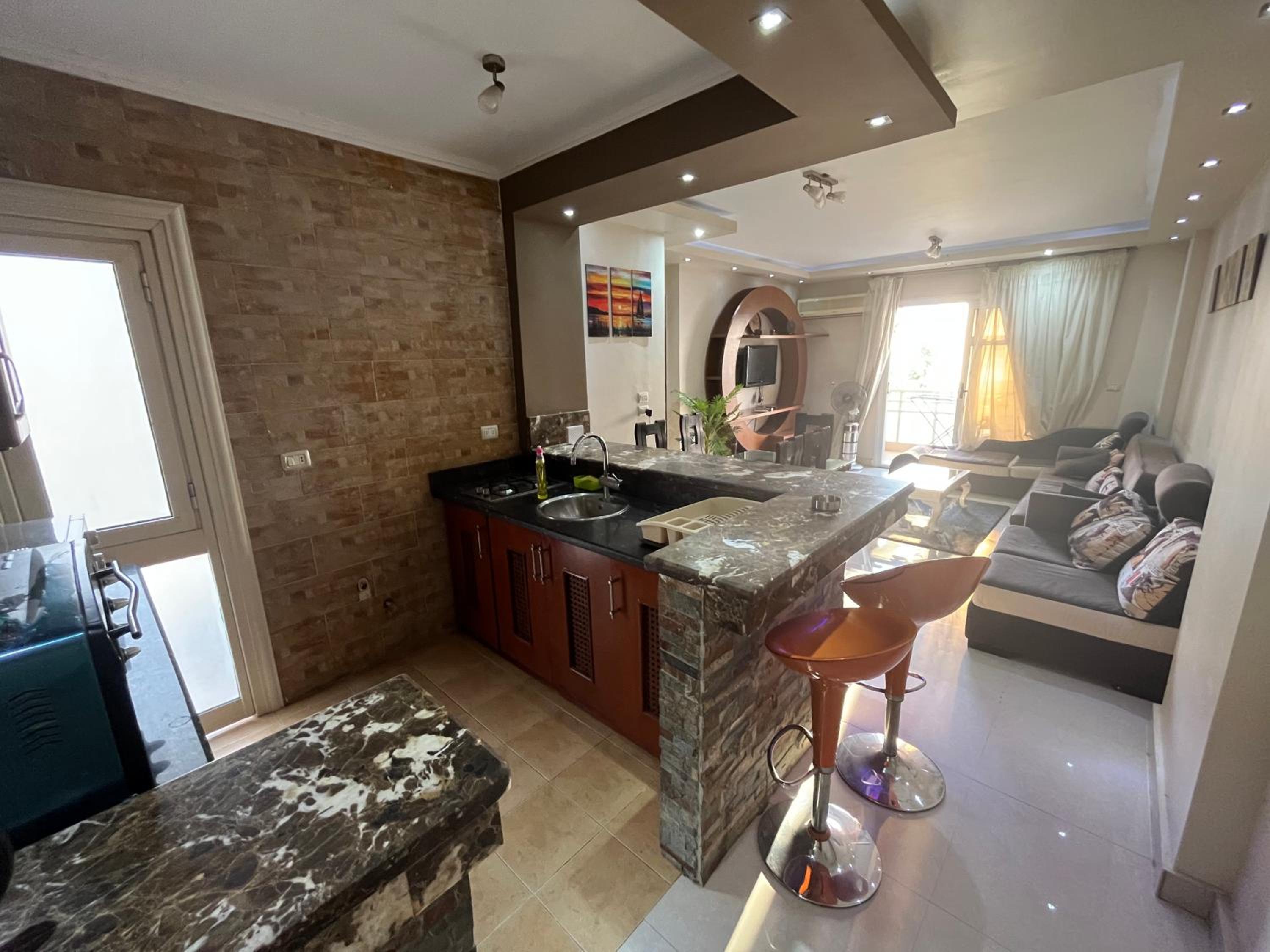 Comfortable apartment near service area &South Park &Bus station