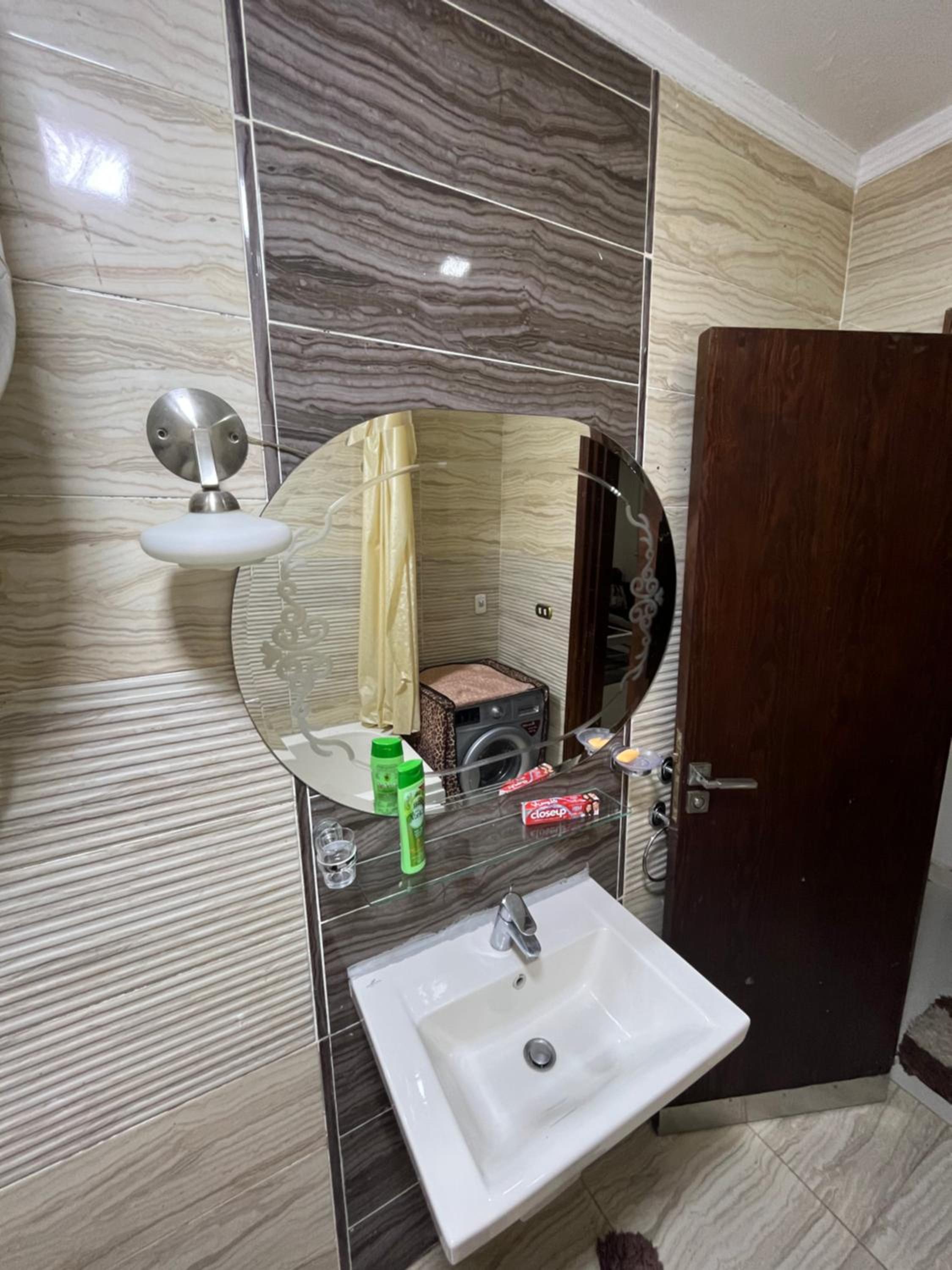 Comfortable apartment near service area &South Park &Bus station