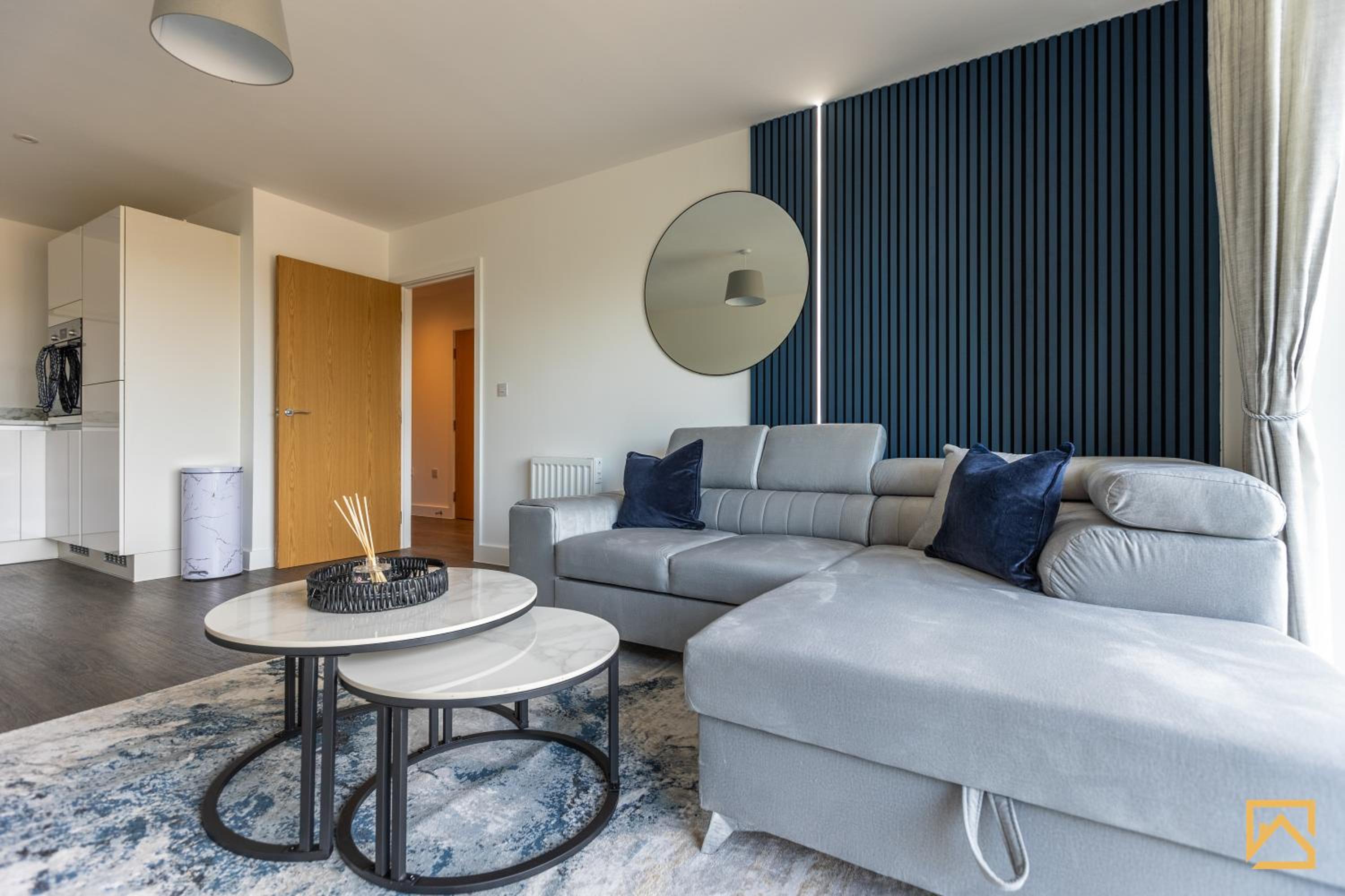 Cosy 1 bed near peaceful canal By Valore Property Services view 4