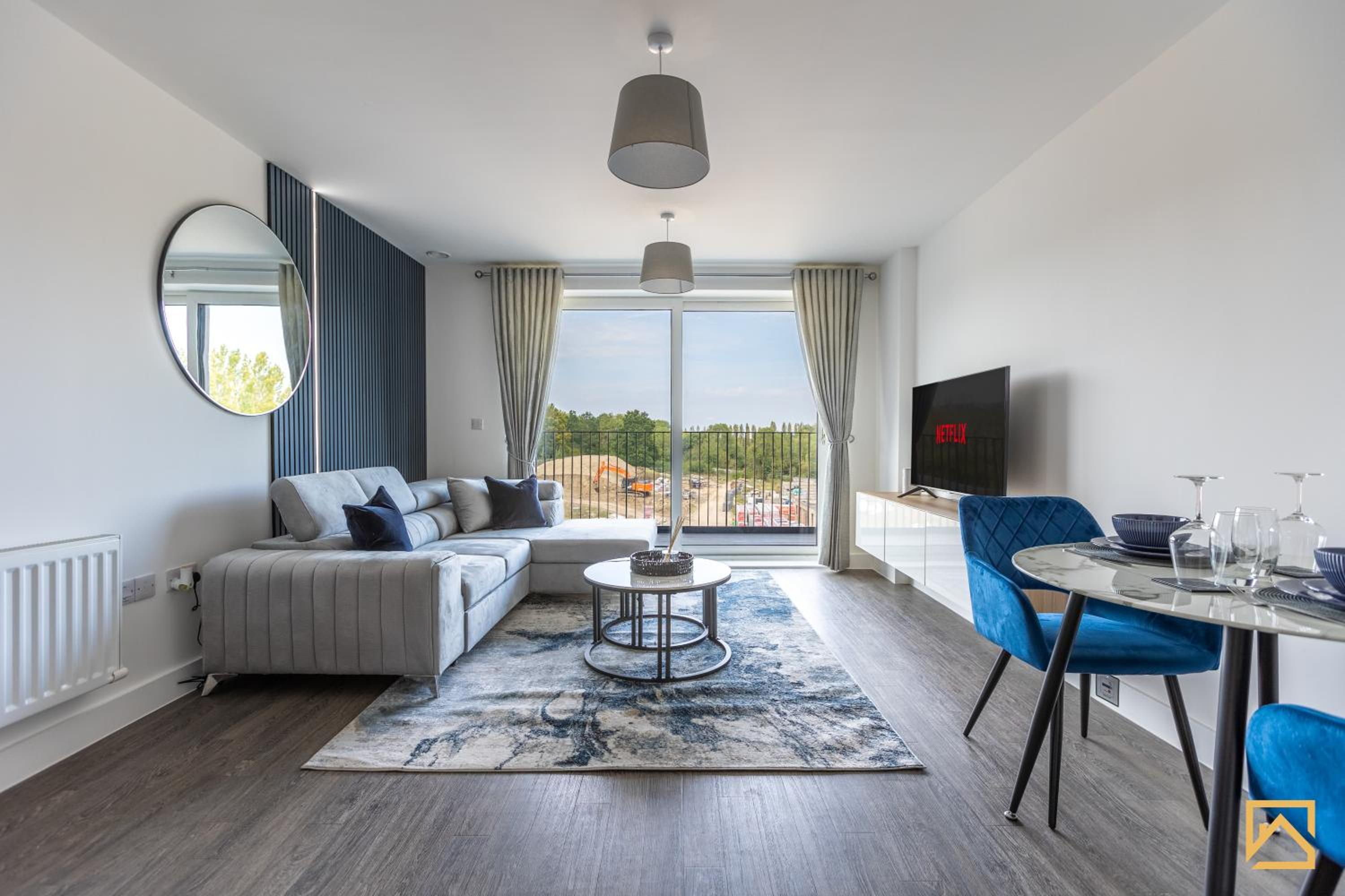 Cosy 1 bed near peaceful canal By Valore Property Services view 2