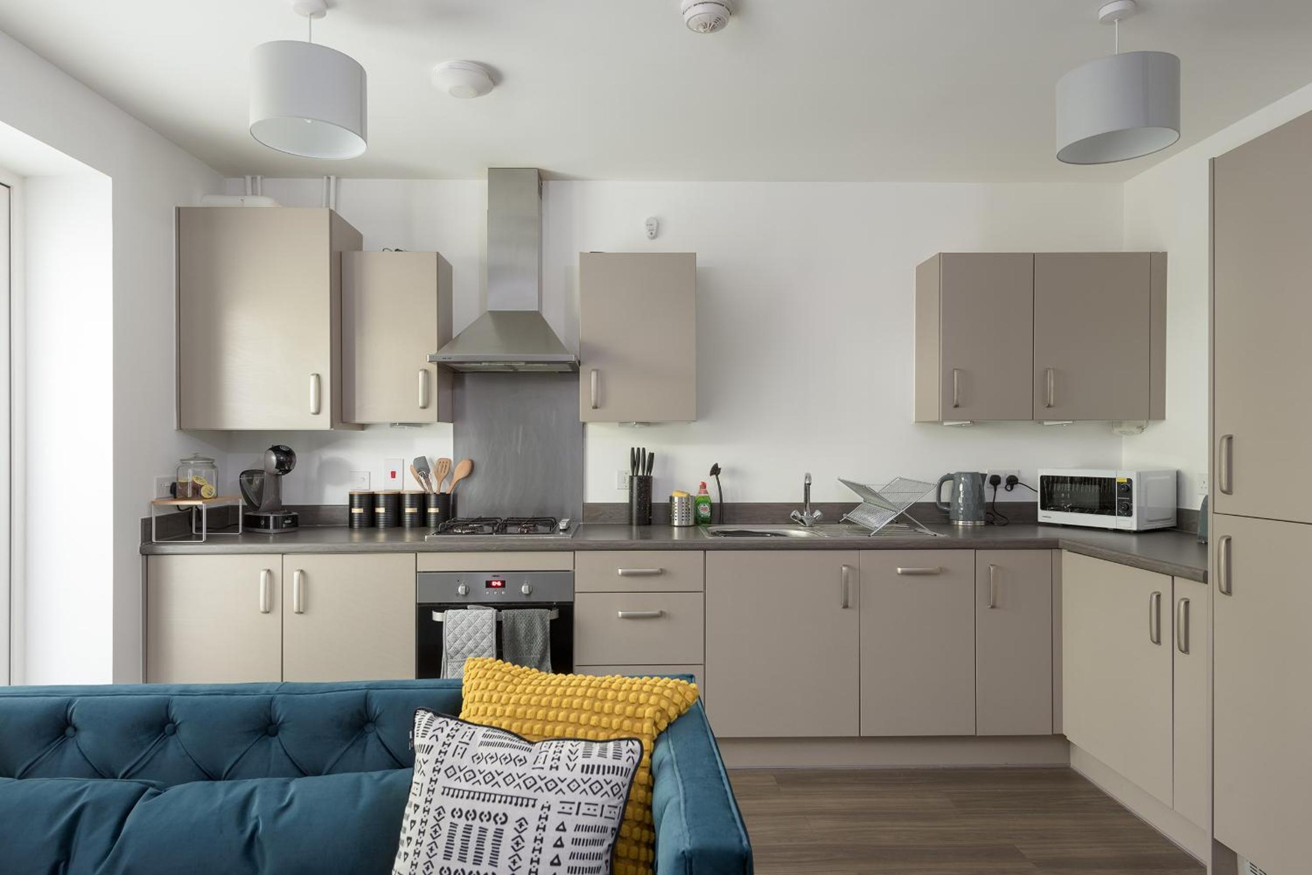Central 1-Bed perfect for you By Valore Property Services view 5