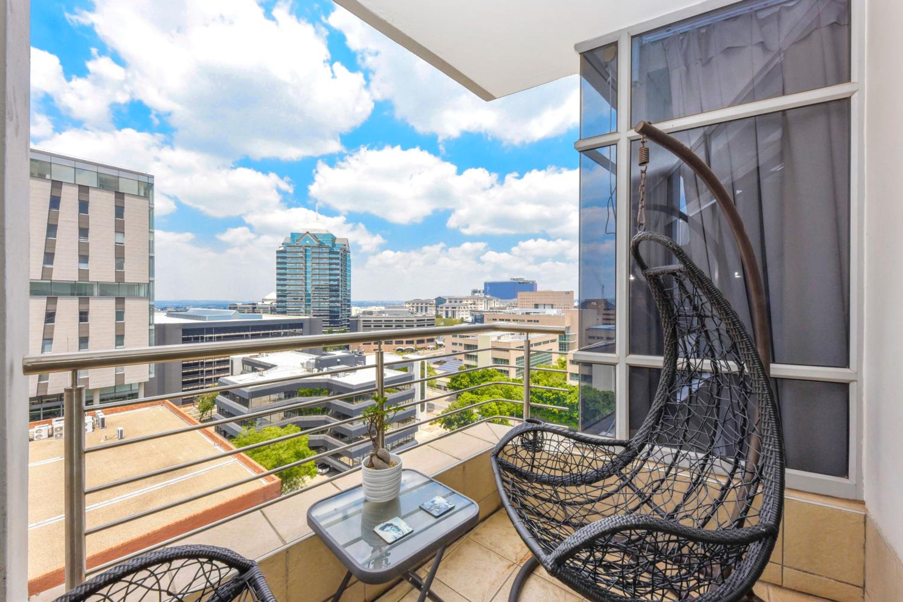 Hydro Park Residences in Sandton WITH GENERATOR