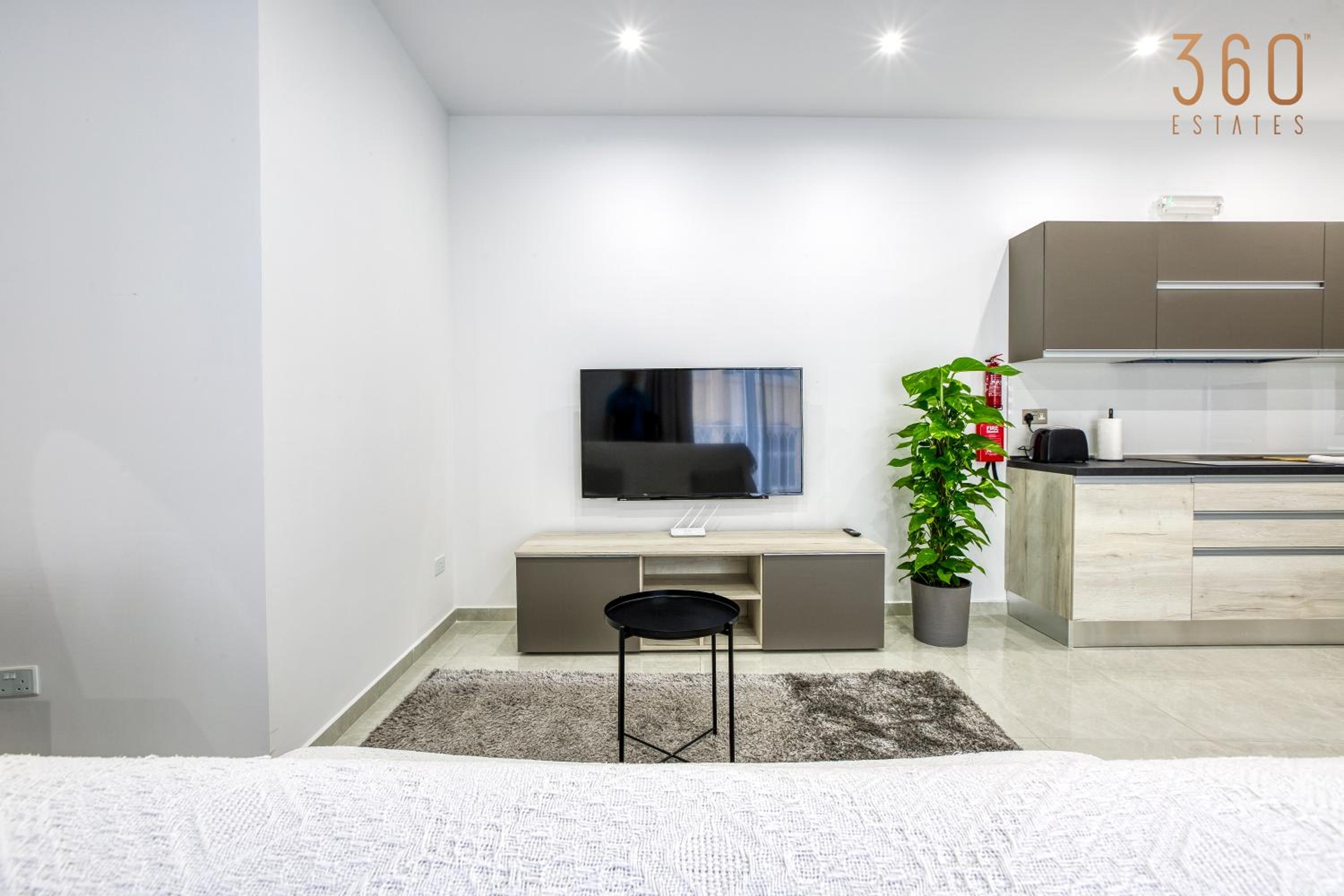A lovely 1BR home with Balcony just off the coast by 360 Estates photo 4
