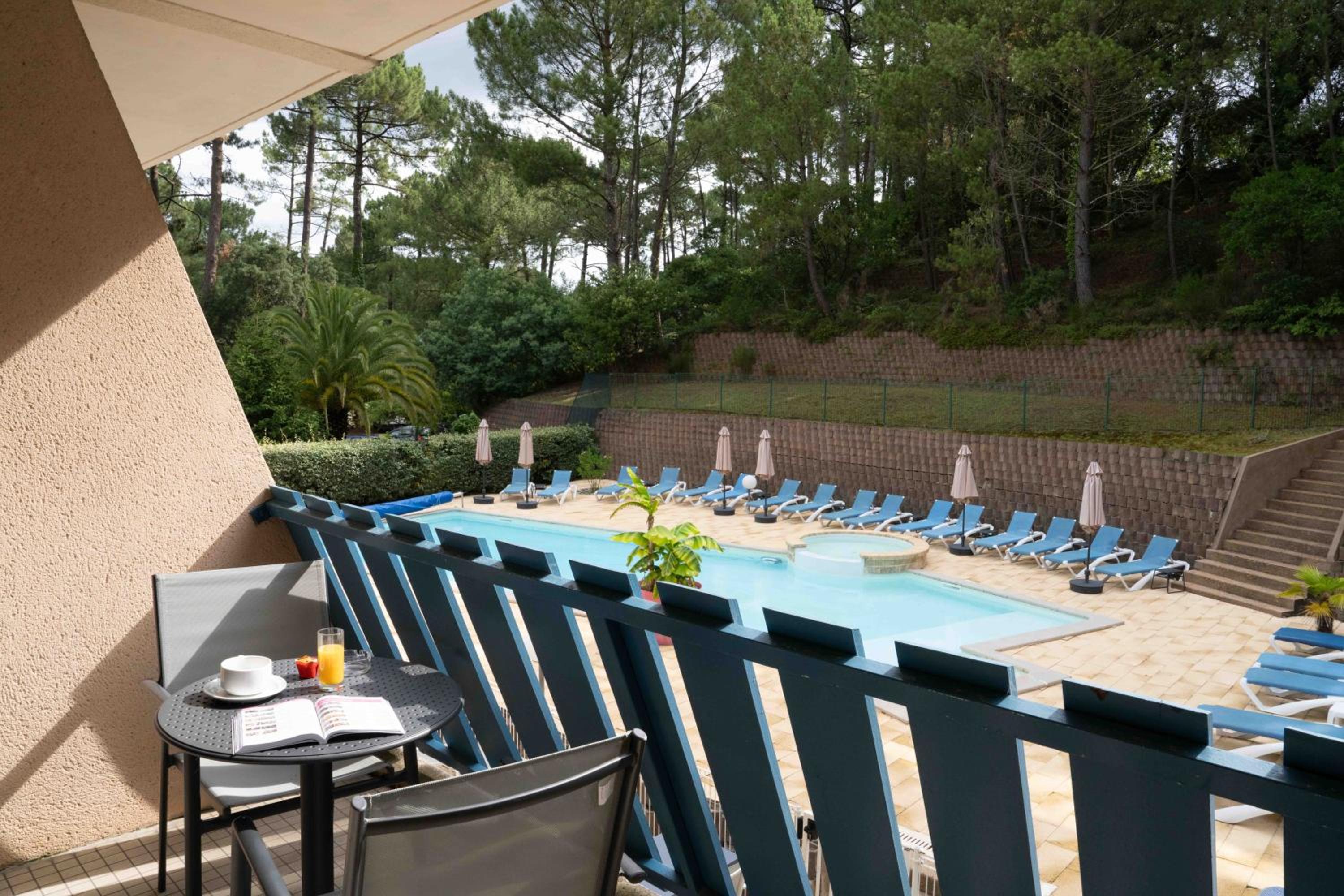 Hotel Logis Lacotel