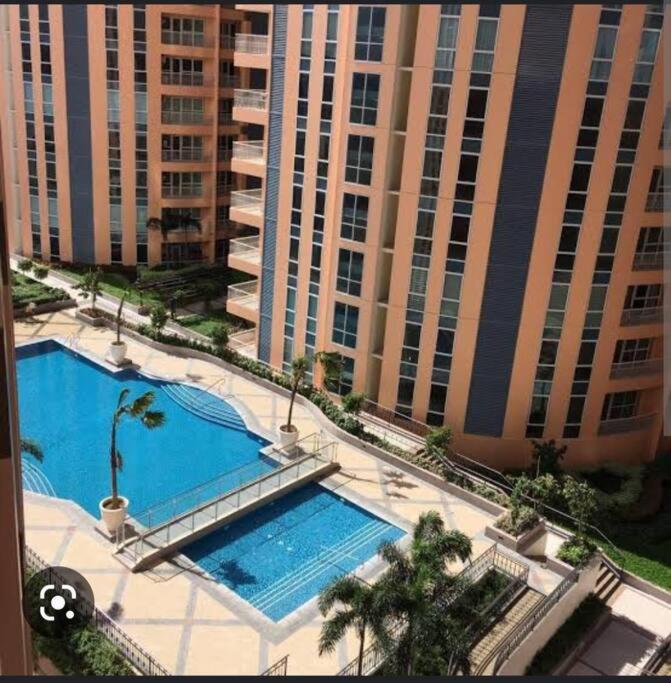Venice Family Staycation & B1 Pay Parking view 4