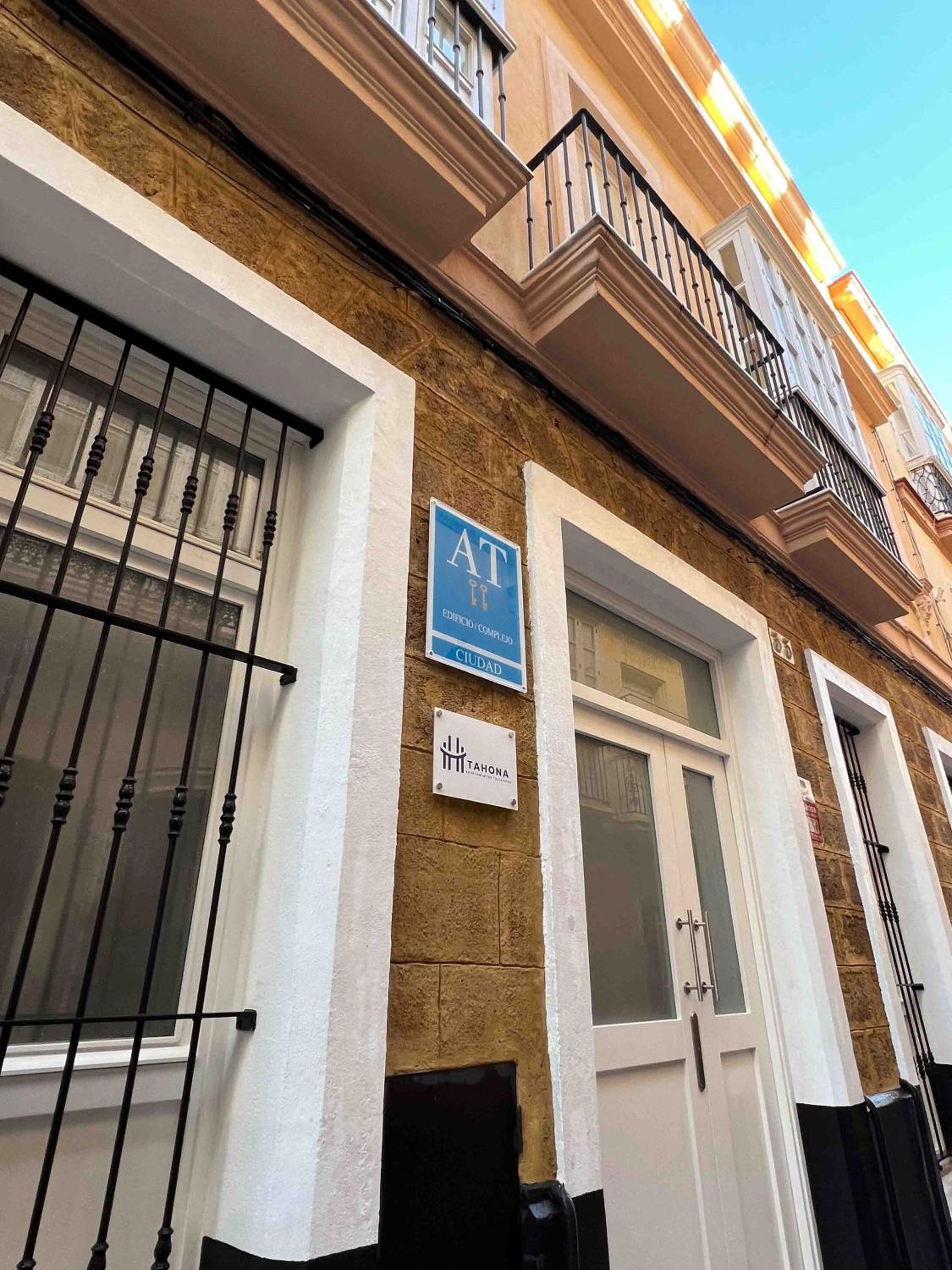 Apartamentos La Tahona Cádiz Centro
