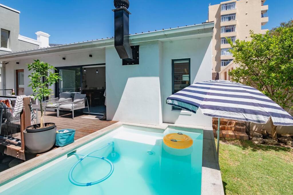 A Family haven in Tamboerskloof view 2