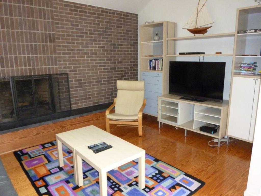 Sail Away - Croatan VB home with billiards table