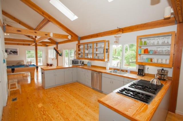 Sail Away - Croatan VB home with billiards table