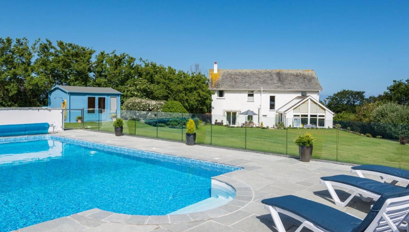 Home near Port Isaac sleeps 10 view 4