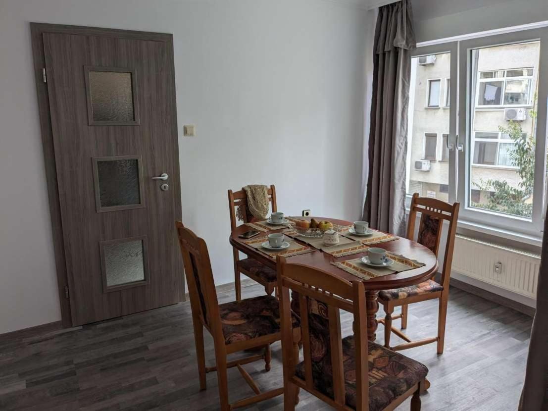 Lazur Apartment