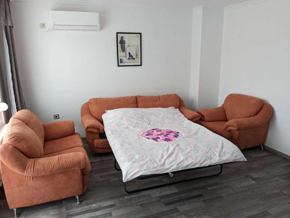 Lazur Apartment