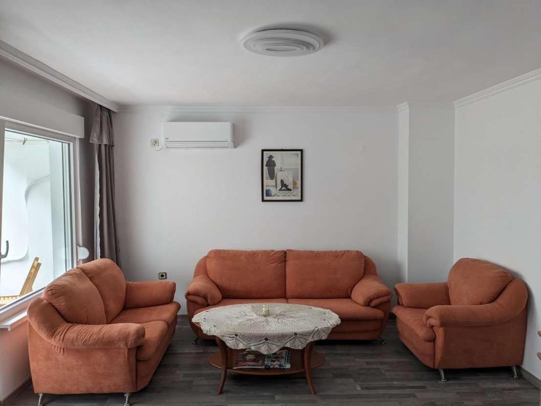 Lazur Apartment