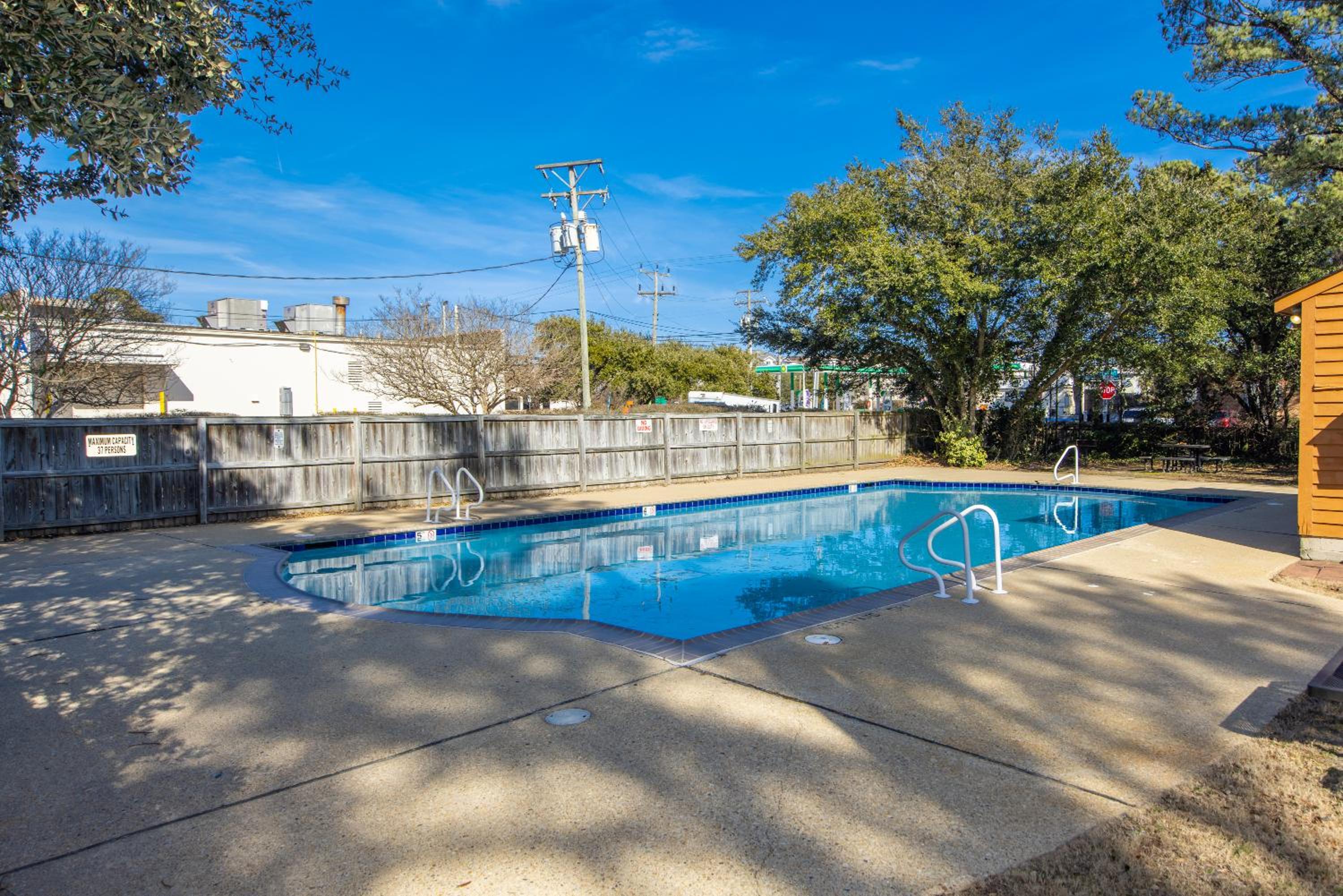 Shore Breakaway Condo - Monthly Rental - Chic view 2