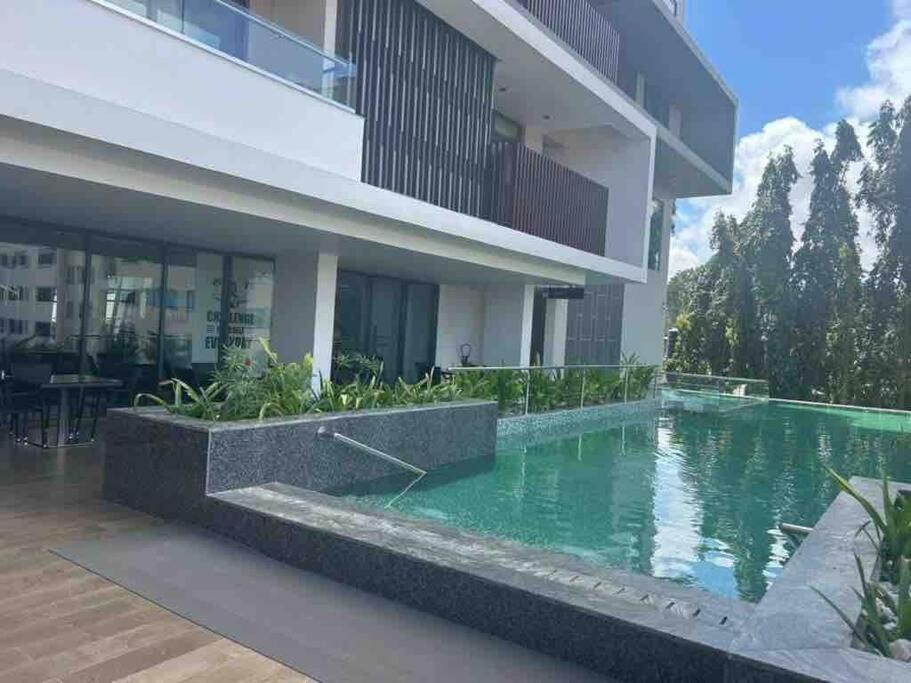 Oceanview Apartment Getaway
