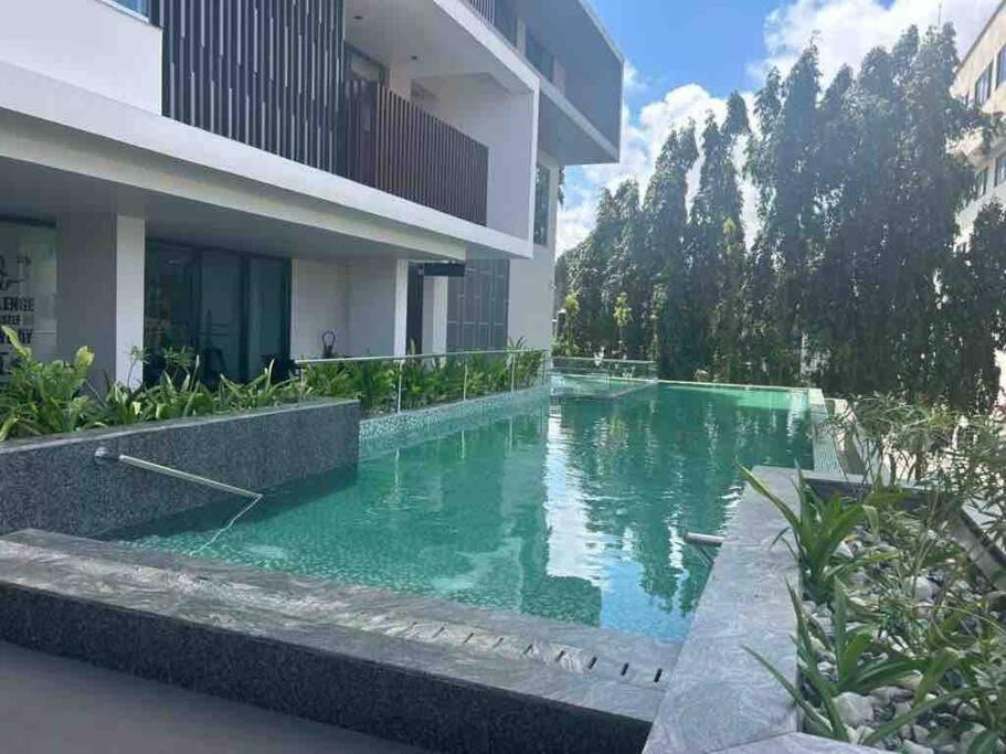 Oceanview Apartment Getaway
