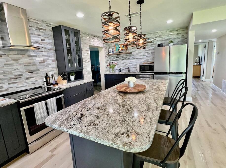 Sea la Vie - Beach Town Charm view 5