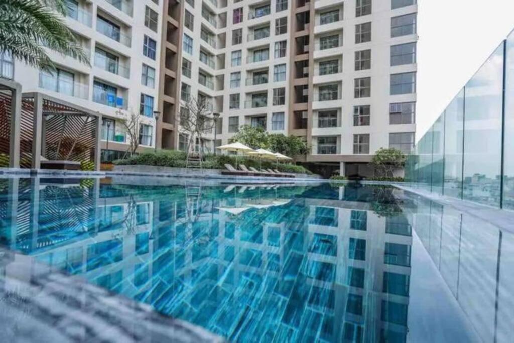 3 Bed-Millennium Apartment (Pool+Netflix)-Ivyhouse