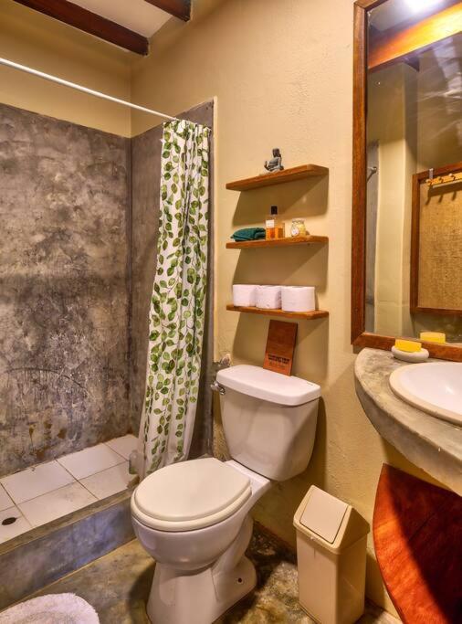 Marmot Hill Apartment, loft for 2, Las Pocitas view 5