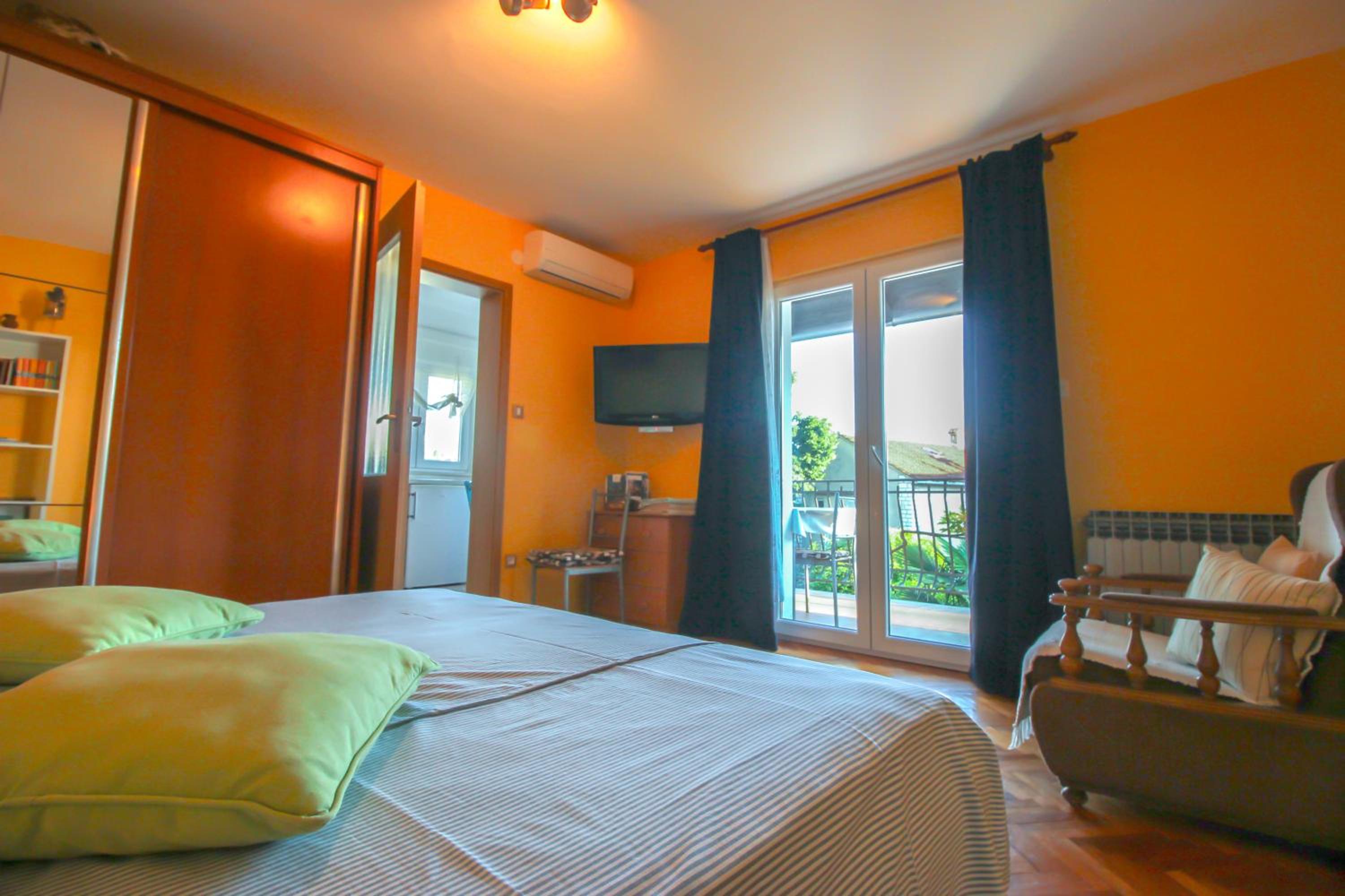 Apartments Mirta