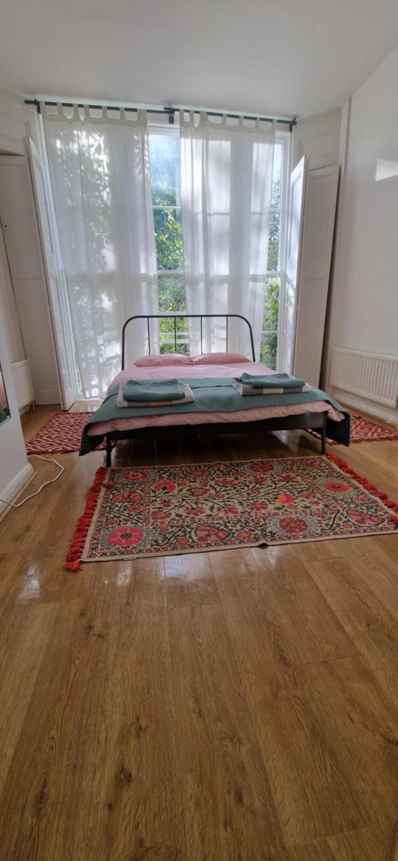 Primrose Hill - Charming, Cosy, 2 Double Bedrooms Apartment