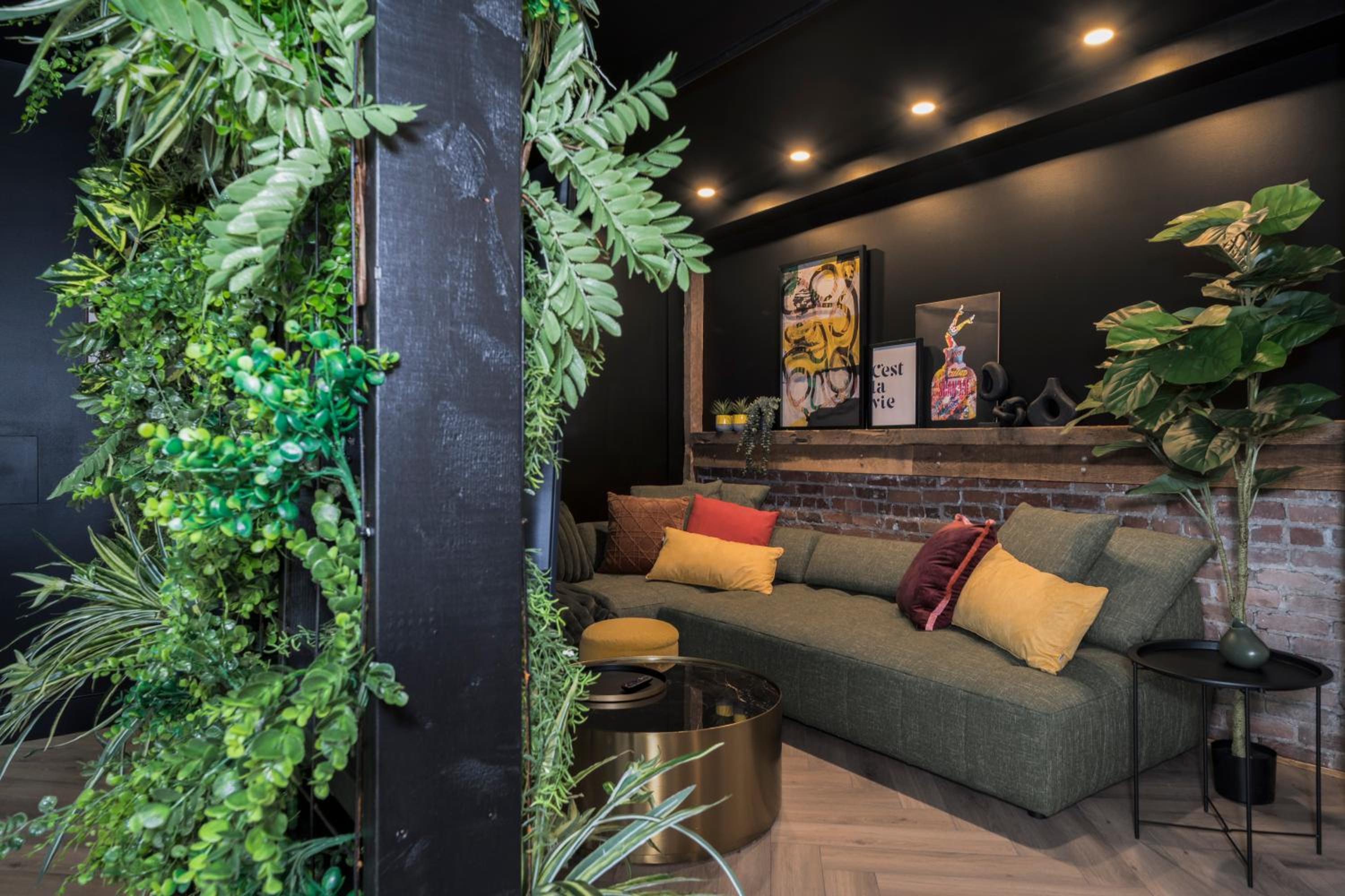 Heaven's Garden / / Luxury penthouse downtown