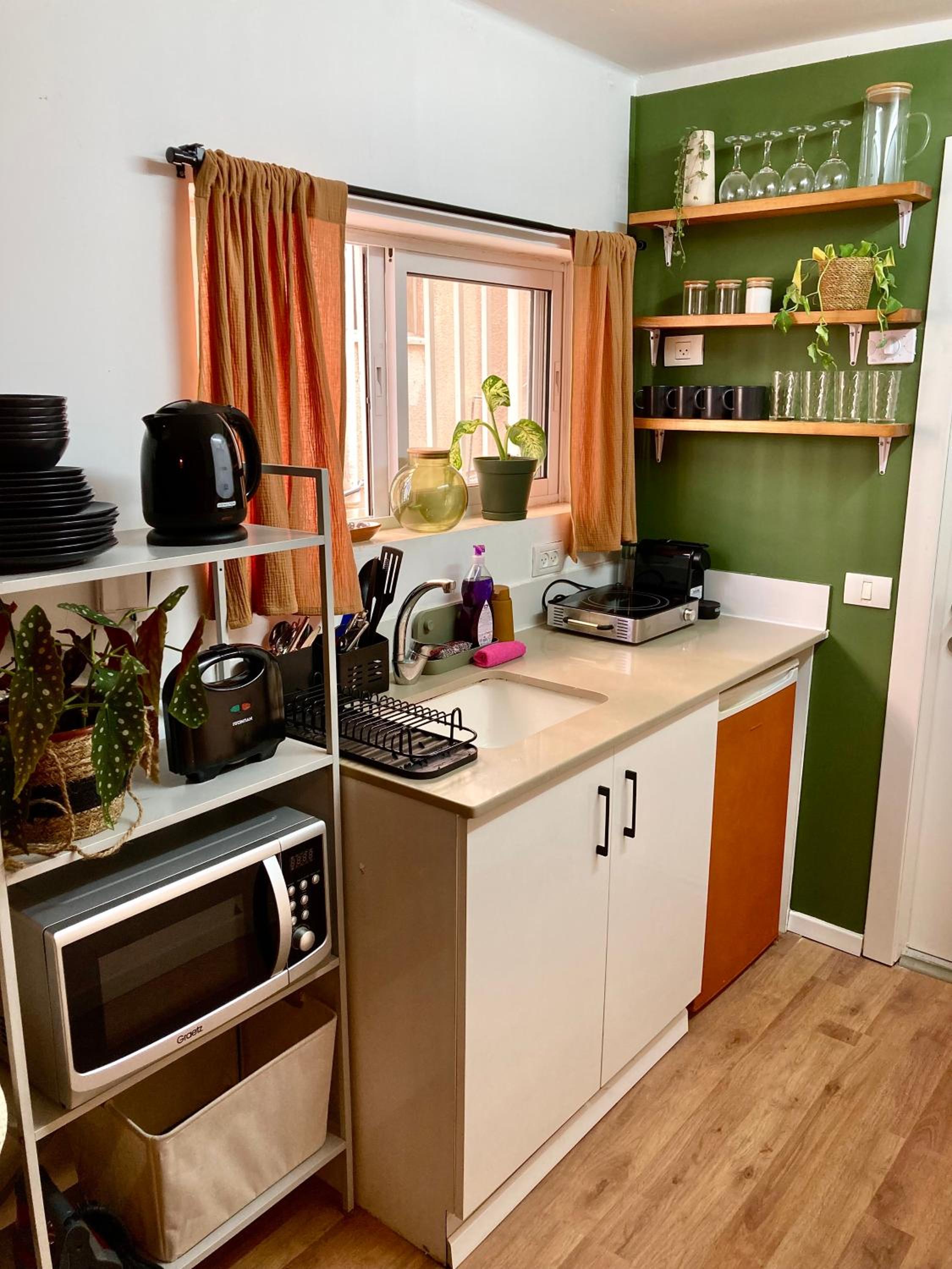 Dotan's Boutique Studios - By The Beach! view 5