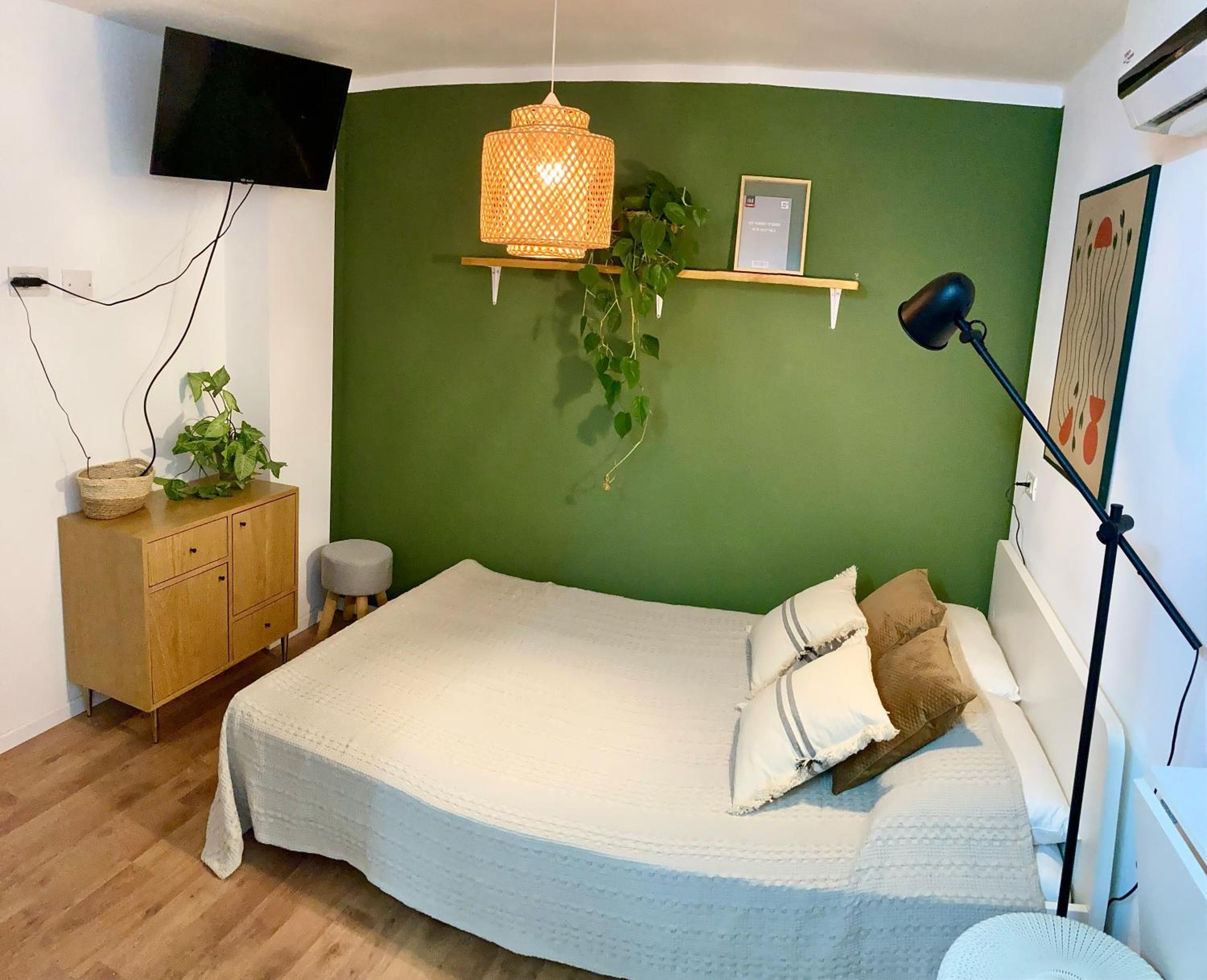 Dotan's Boutique Studios - By The Beach! view 3