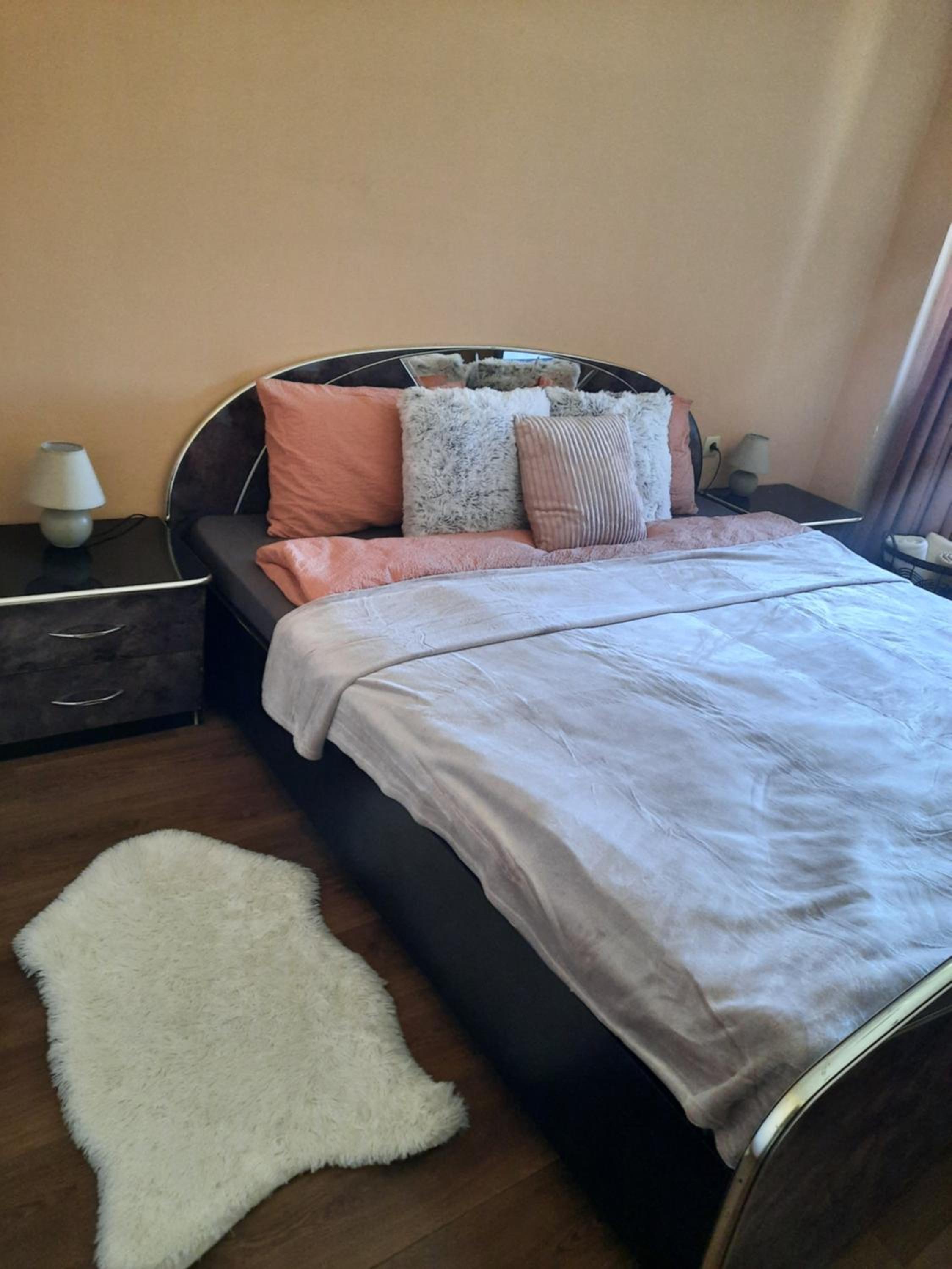 Eleny home