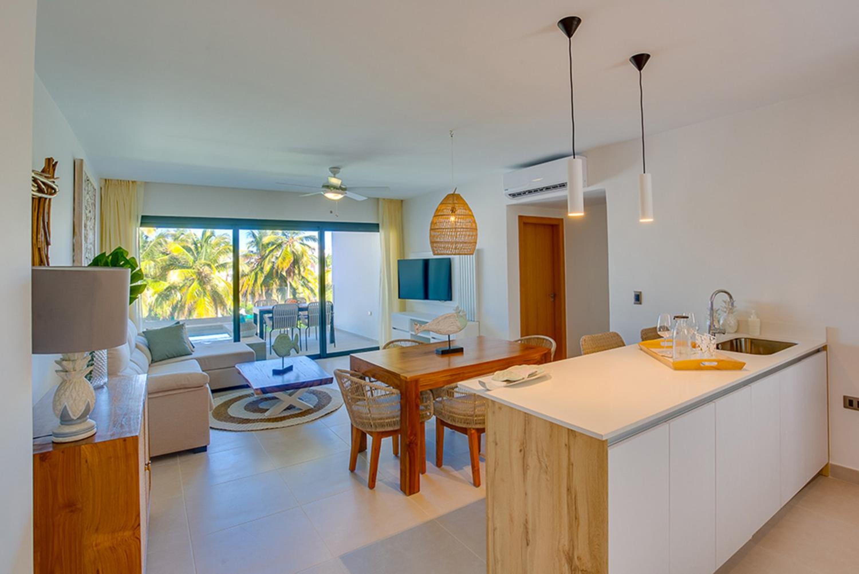 Super spacious condo with private picuzzi view 3
