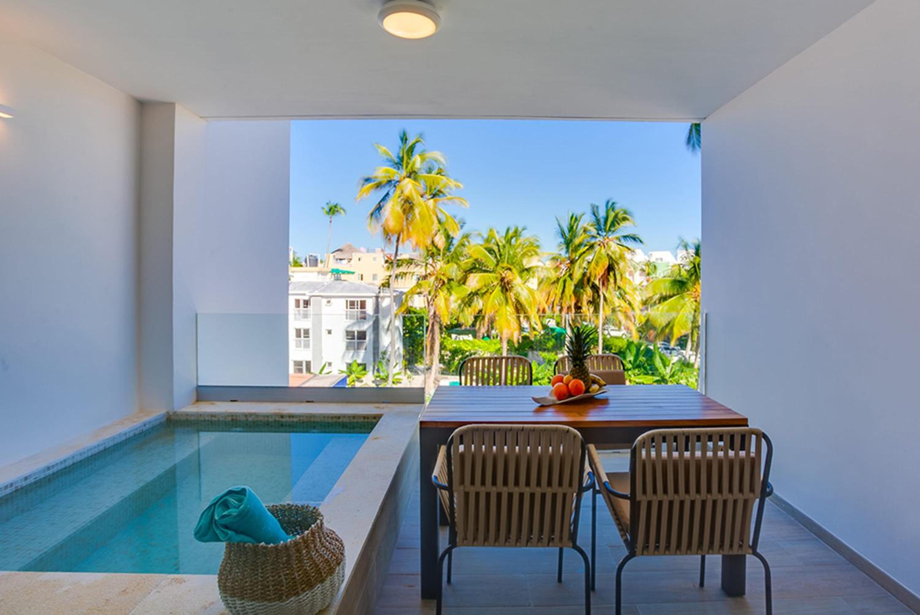 Chic-modern decor w Picuzzi steps to the Beach