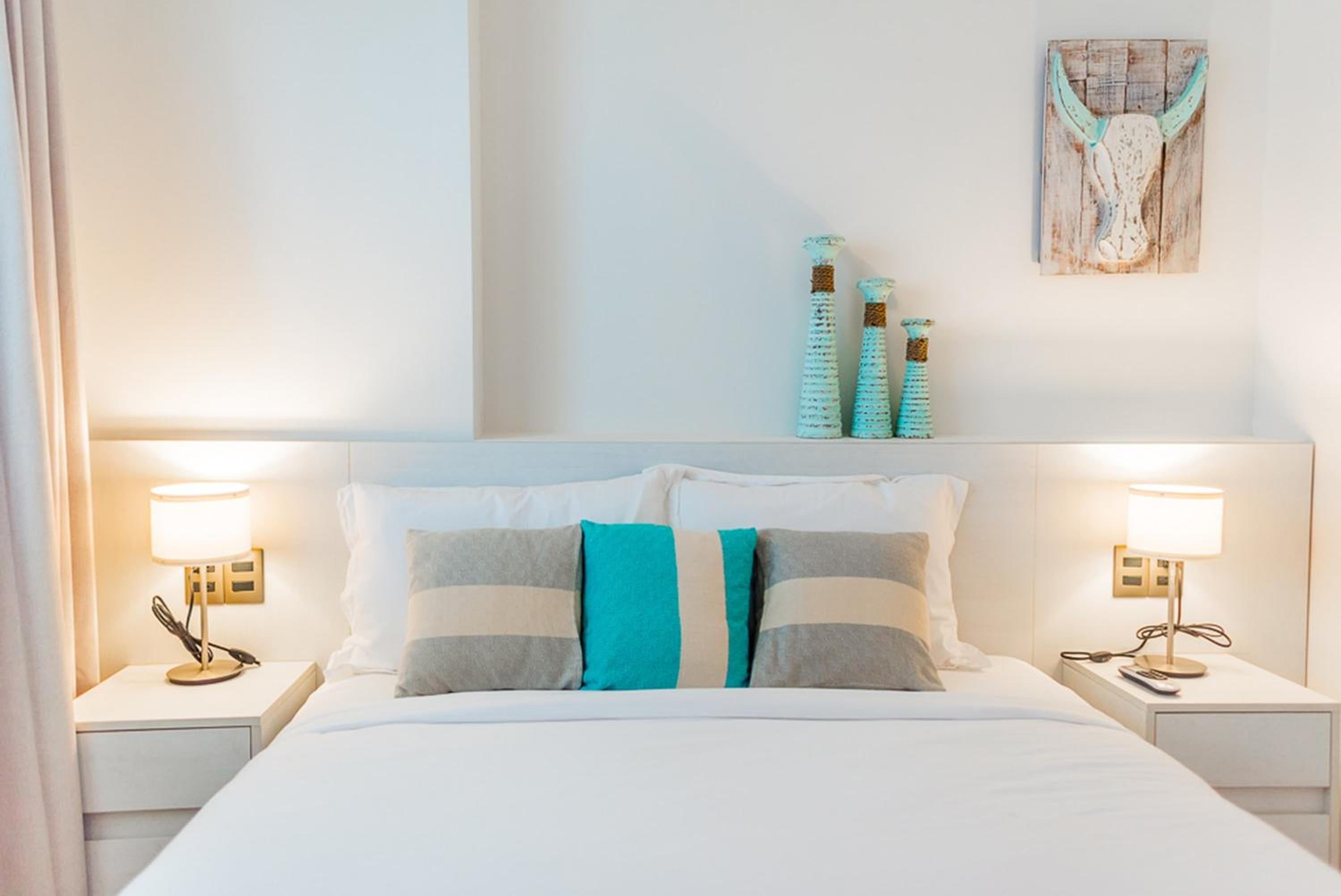 Chic-modern decor w Picuzzi steps to the Beach