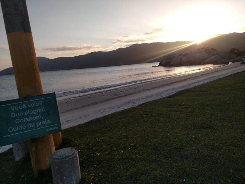 Pé na areia Armação da Piedade Casa Pé na Areia Frente Mar Gov Celso Ramos