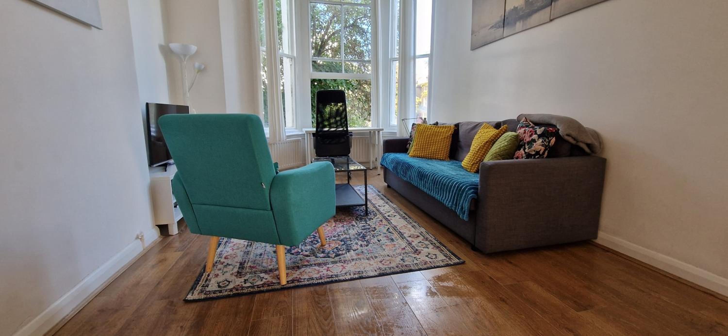 Primrose Hill - Charming, Cosy, 2 Double Bedrooms Apartment