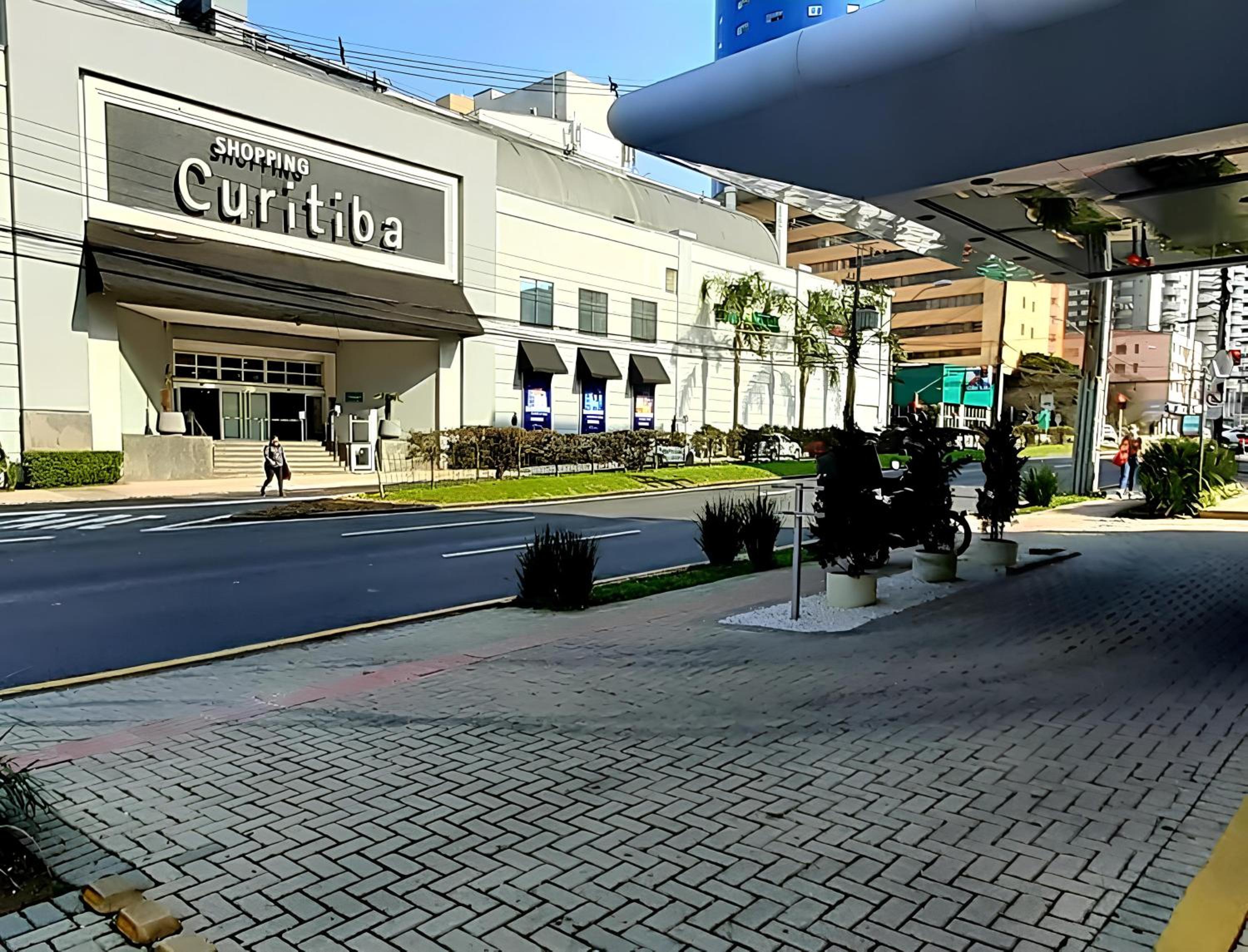 Acolhedor Studio no Batel/Água Verde em frente ao Shopping Curitiba