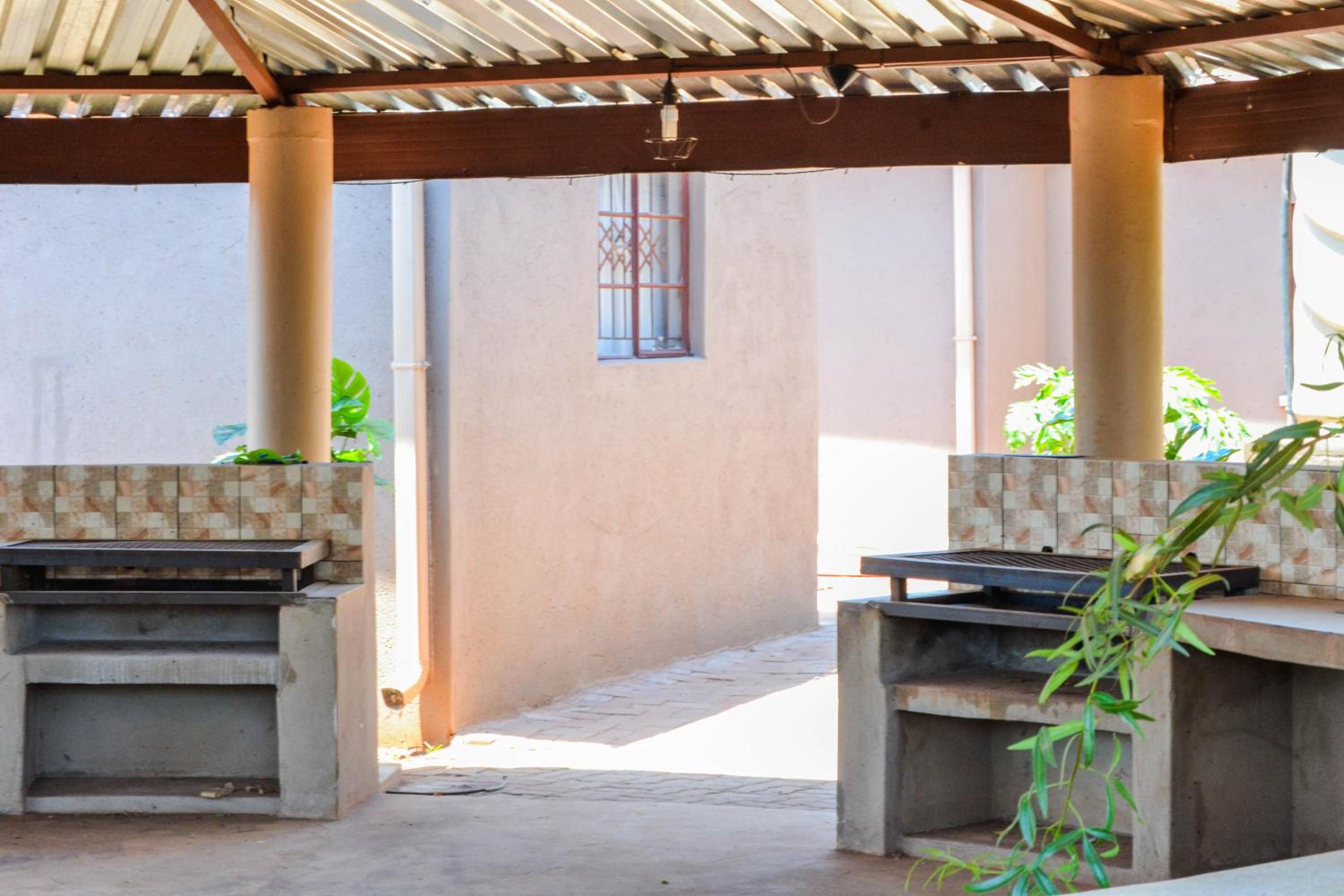 Makobaneng Guesthouse view 4