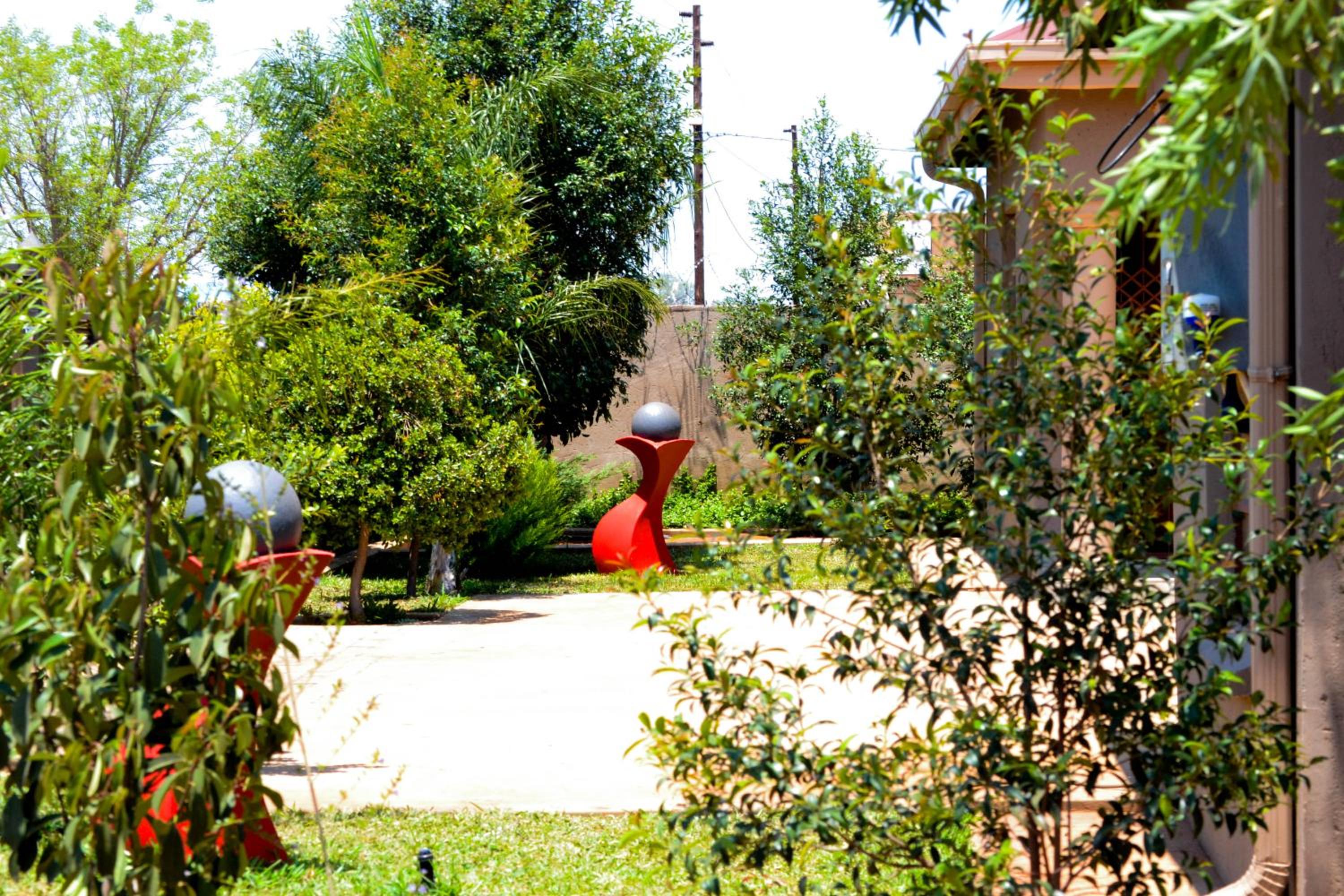 Photo 10