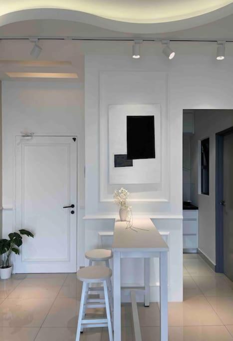FrenchStyle 2BR Apt near MRT velocity ikea mytown cheras