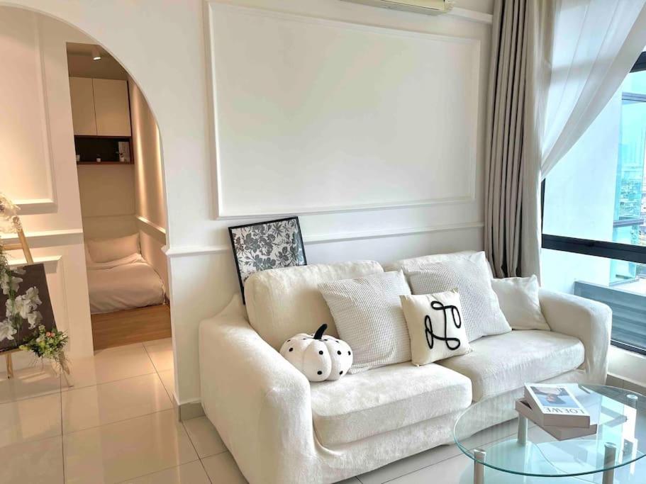 FrenchStyle 2BR Apt near MRT velocity ikea mytown cheras