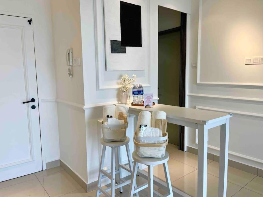 FrenchStyle 2BR Apt near MRT velocity ikea mytown cheras
