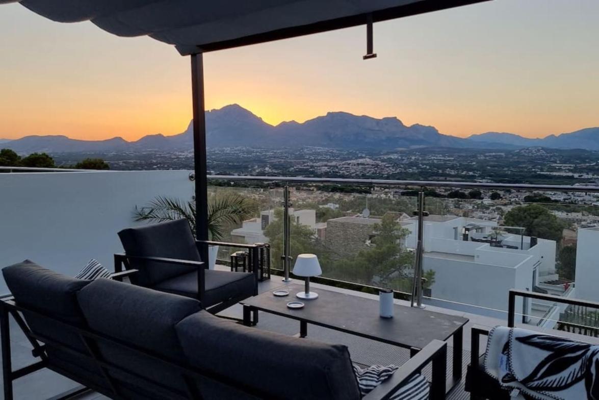 Magnificent view and pool