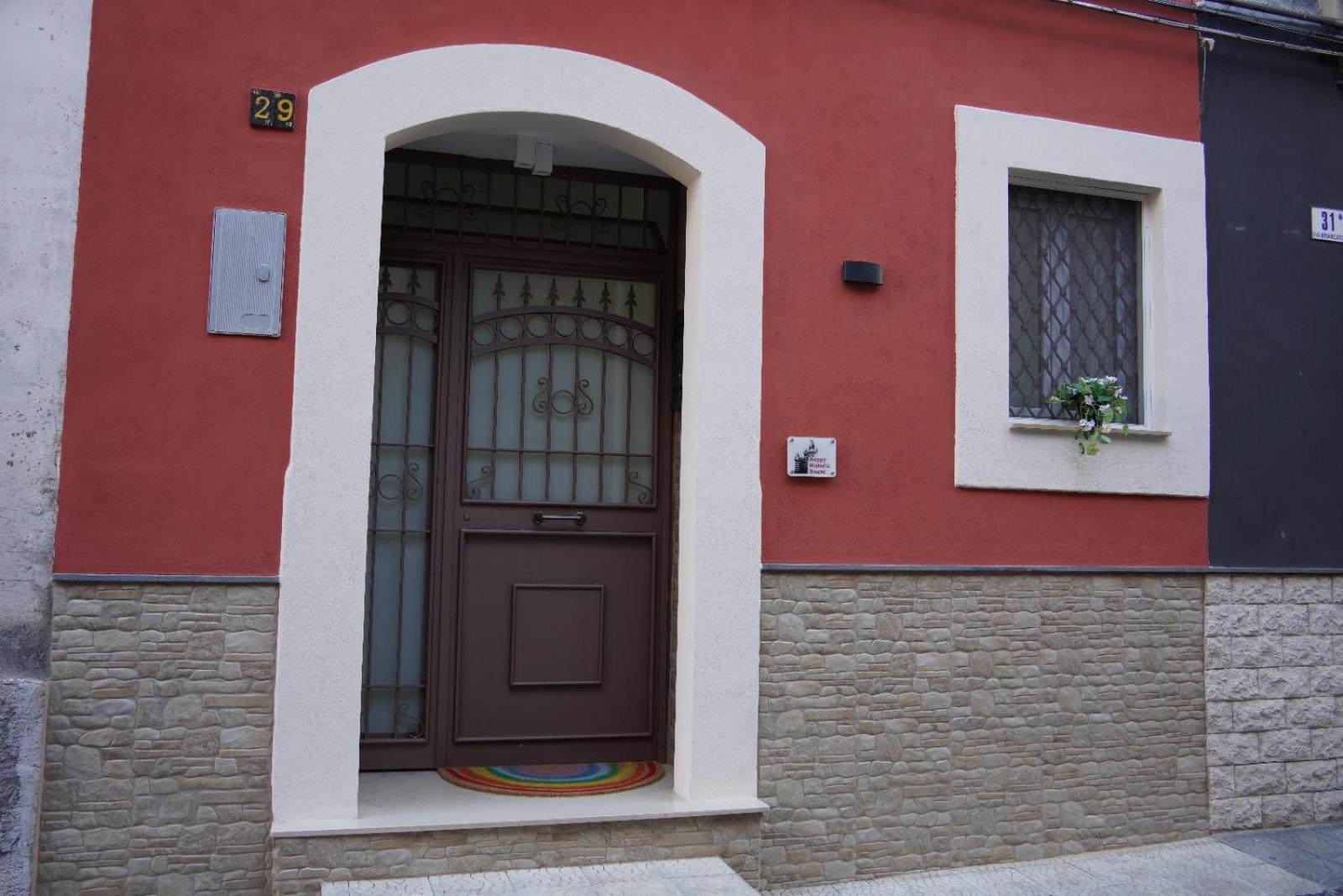 HAPPY HISTORIC HOUSE