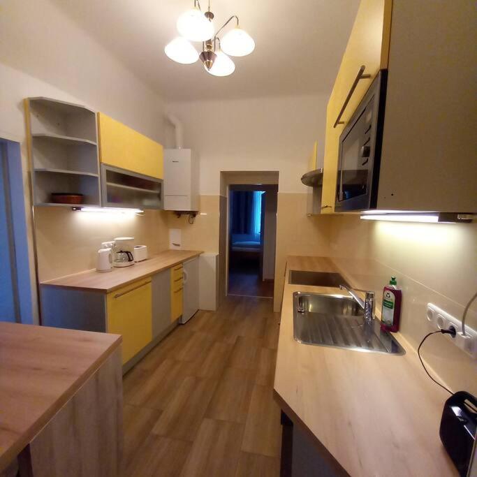 Altbauwohnung neu saniert - für Familien geeignet