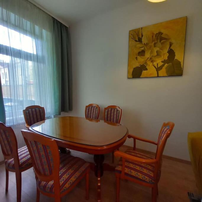 Altbauwohnung neu saniert - für Familien geeignet