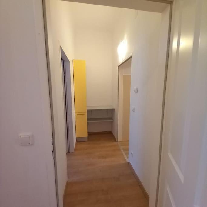 Altbauwohnung neu saniert - für Familien geeignet