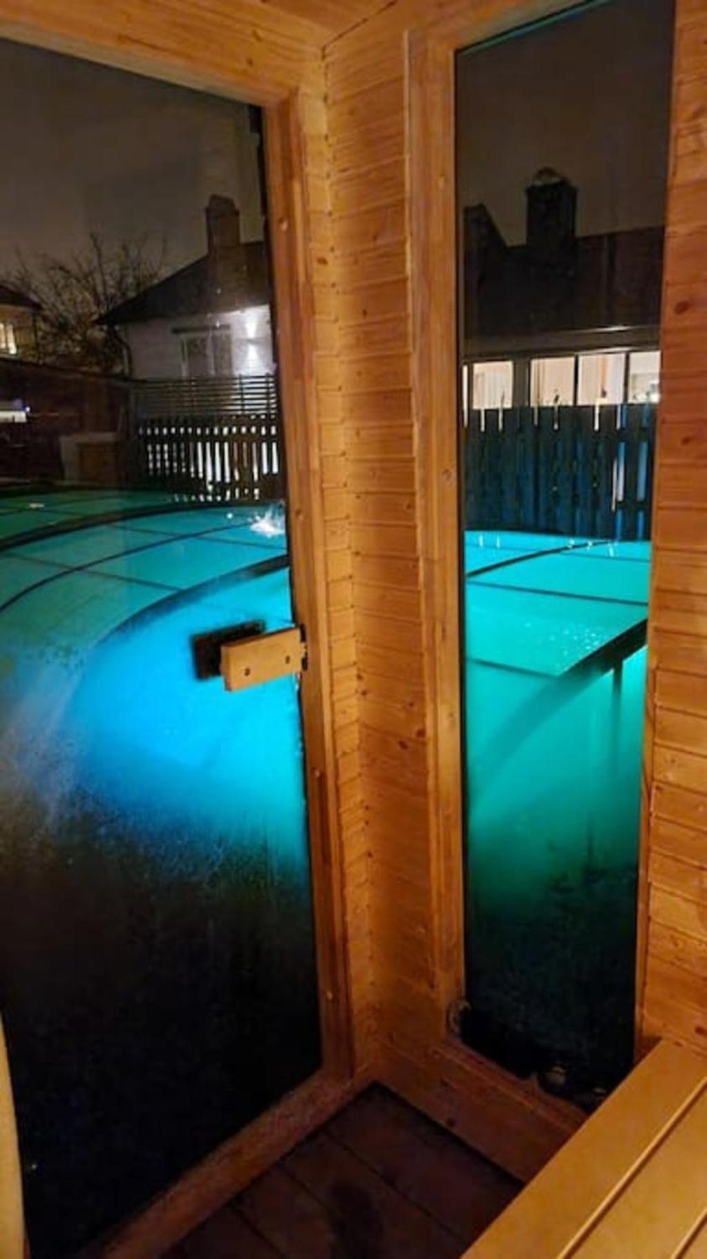Central villa med extra allt. Pool, Bastu, Utekök view 2