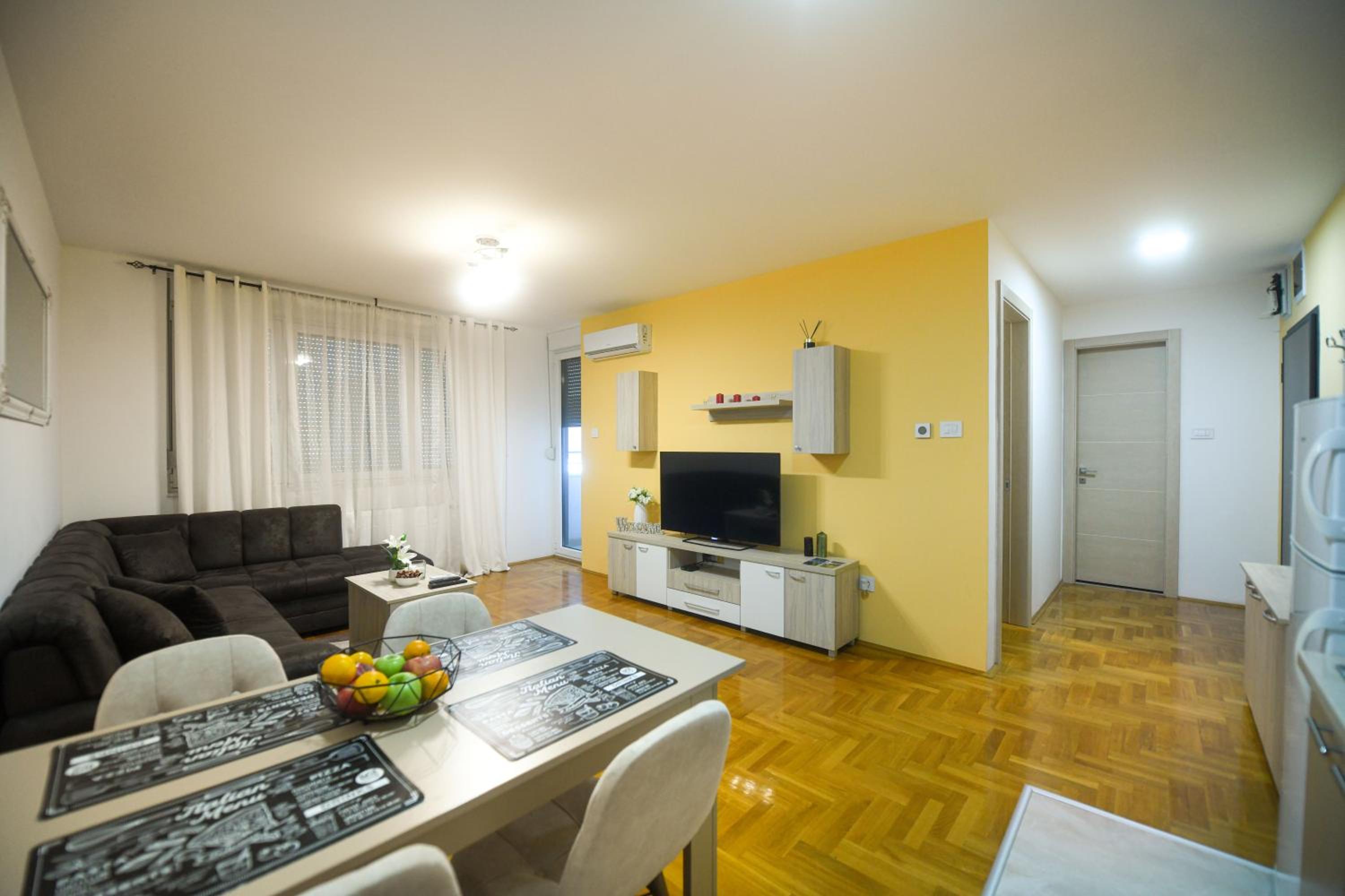 Premium Suite view 4