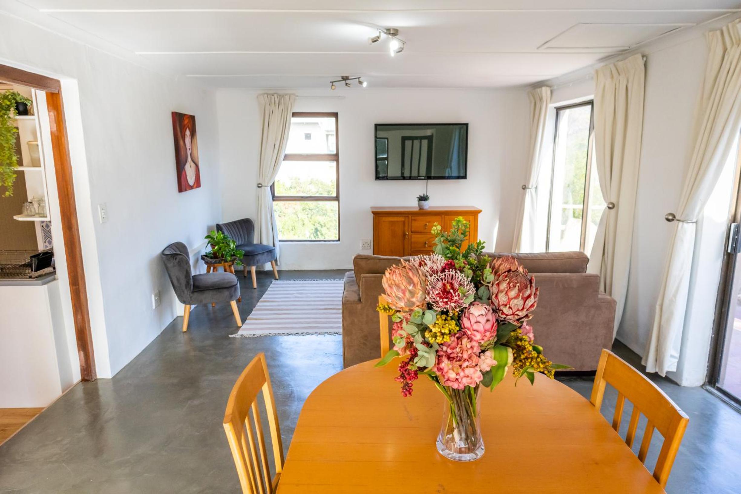 Pringle's Apartment 700m from the beach view 5